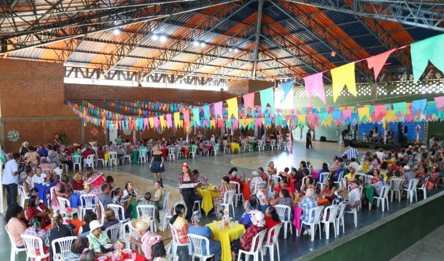 Arraial da Melhor Idade agita Vespasiano com programação cultural de festa junina