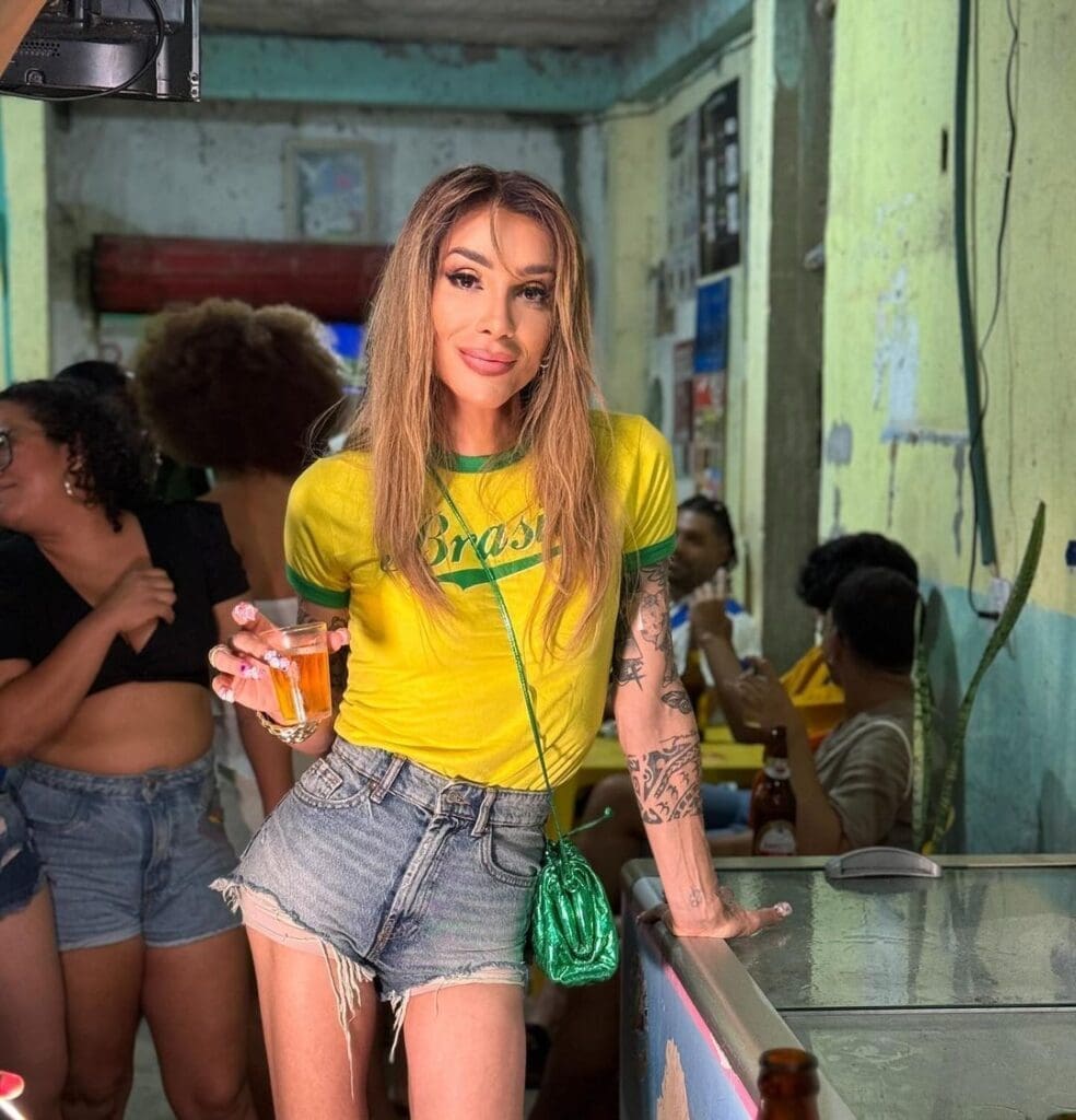 Influenciadora Maya Massafera chega a Salvador pela primeira vez após transição de gênero