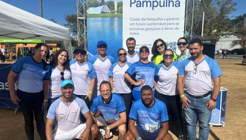 Voluntários da Copasa entram em ação durante o Circuito das Estações para divulgar o Reviva Pampulha, em Belo Horizonte