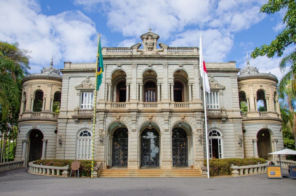 Palácio da Liberdade é revitalizado em projeto de restauração histórica em Minas Gerais