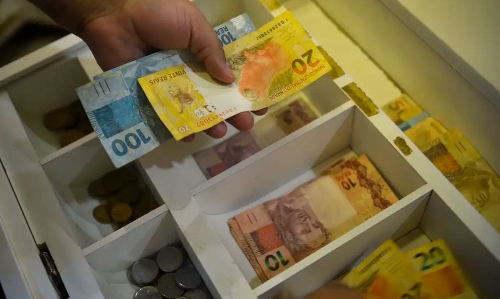 Olimpíada entre escolas leva educação financeira para a sala de aula