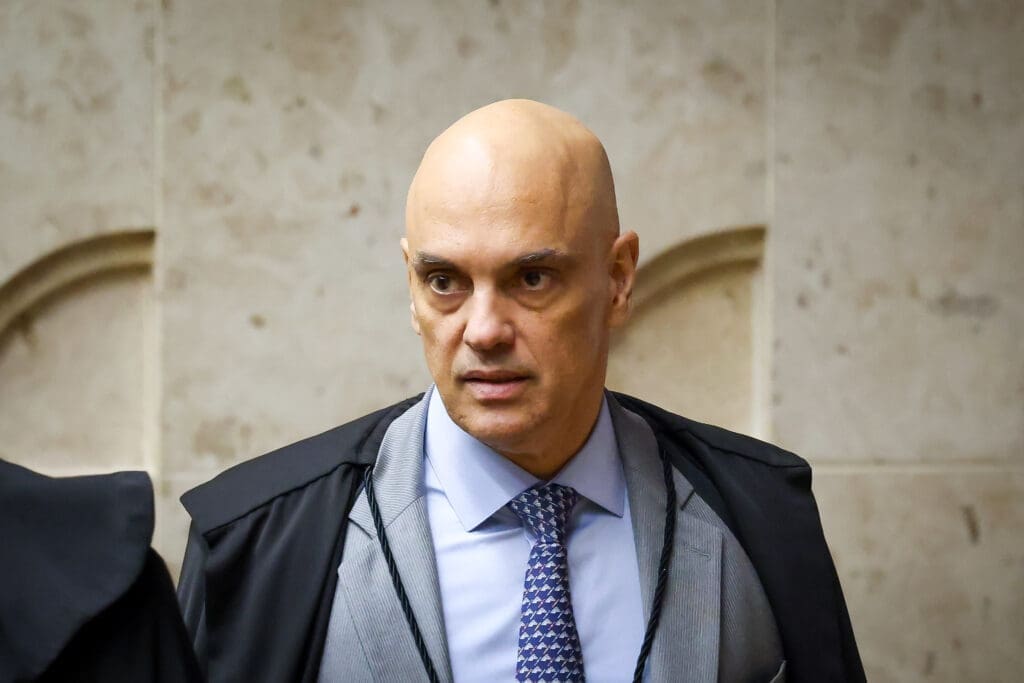 Alexandre de Moraes defende regulação das redes sociais no Brasil