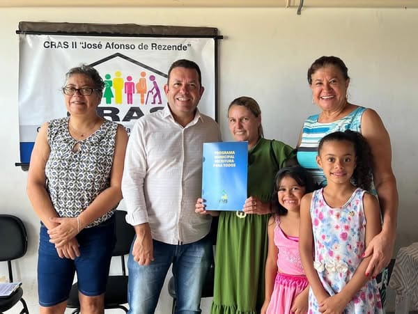 Boa Esperança: programa de regularização fundiária entrega mais 21 títulos de propriedade