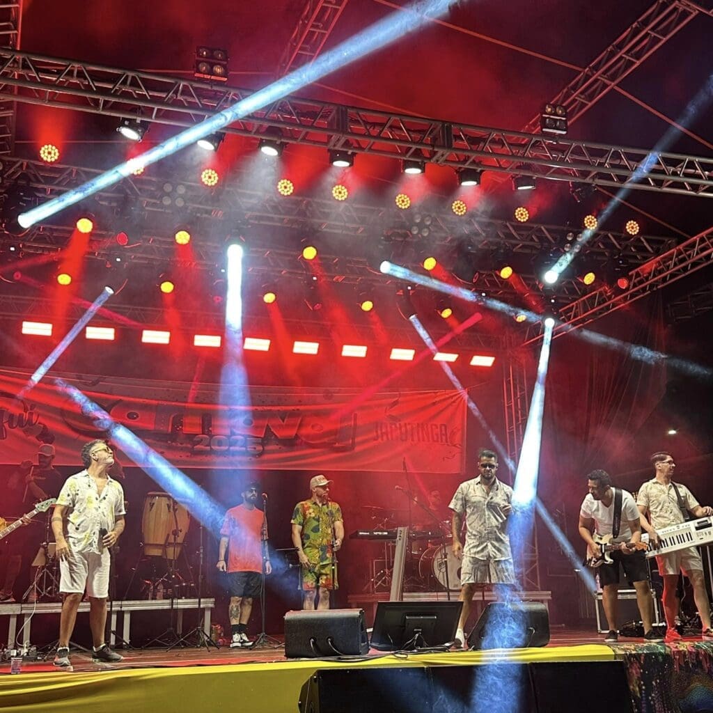 Animação e muito ritmo contagiam encerramento do Carnaval de Jacutinga 2025 na Estação
