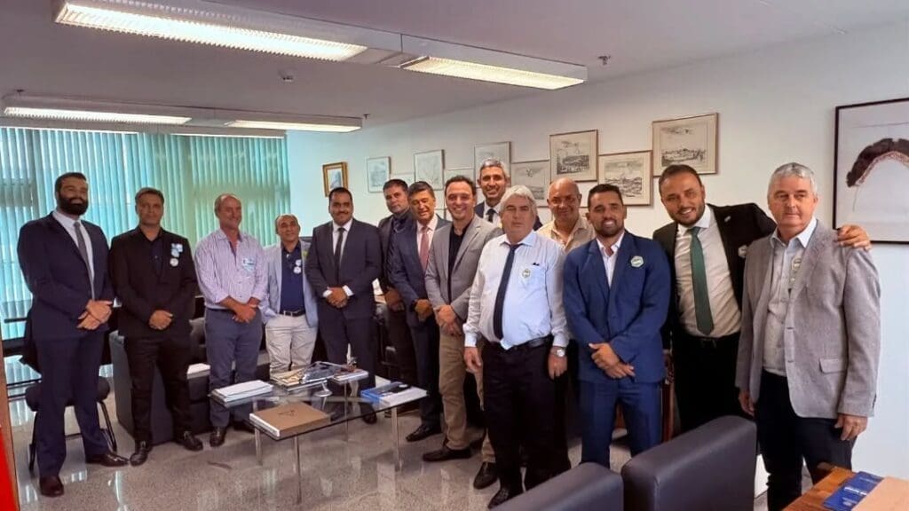 Prefeito de Ingaí e outros líderes municipais articulam aquisição de ressonância magnética em Brasília