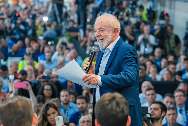 Pesquisa PoderData: governo de Lula é considerado “pior” que o de Bolsonaro por 44% dos eleitores