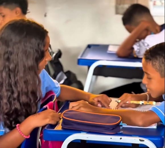 Novo Cruzeiro proíbe uso de celulares nas escolas: medida visa melhorar concentração e desempenho dos alunos