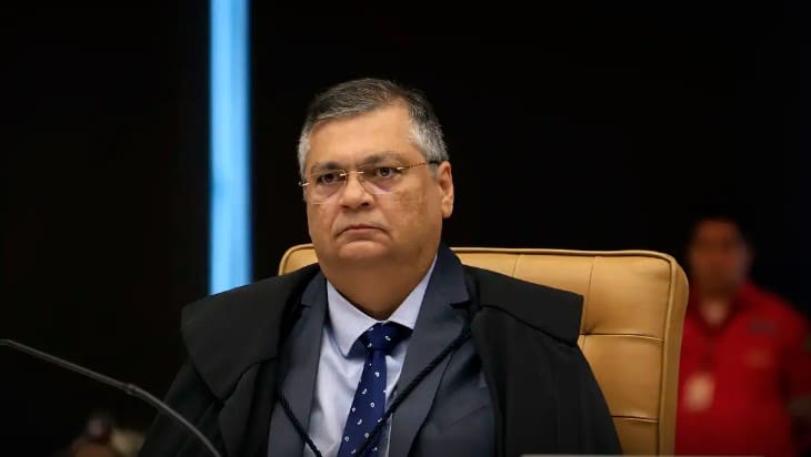 Flávio Dino suspende emendas parlamentares a nove municípios por falhas em transparência e rastreabilidade