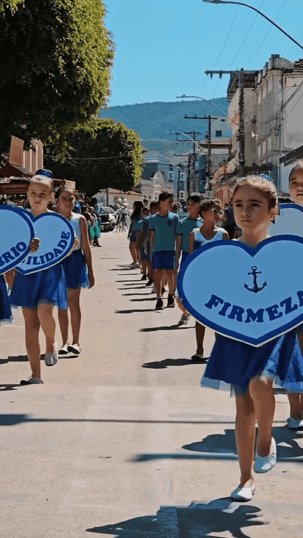 Mercês celebra o 7 de Setembro com desfile cívico repleto de emoção