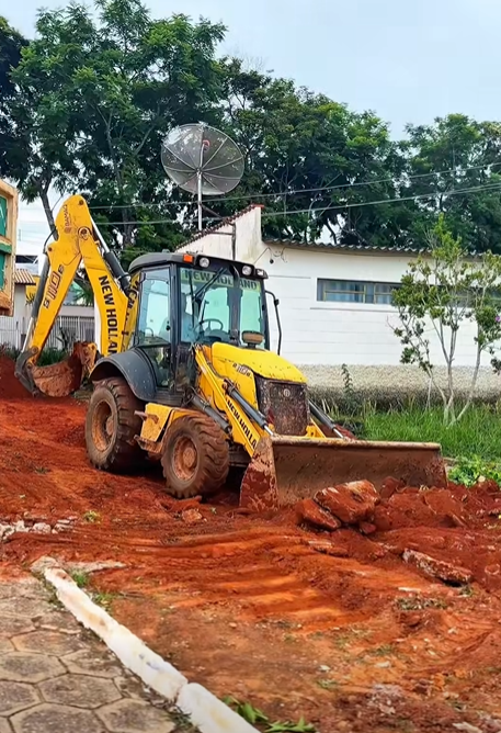 Reforma da Escola Municipal Marcos Olímpio Mariano é iniciada em Conceição do Rio Verde