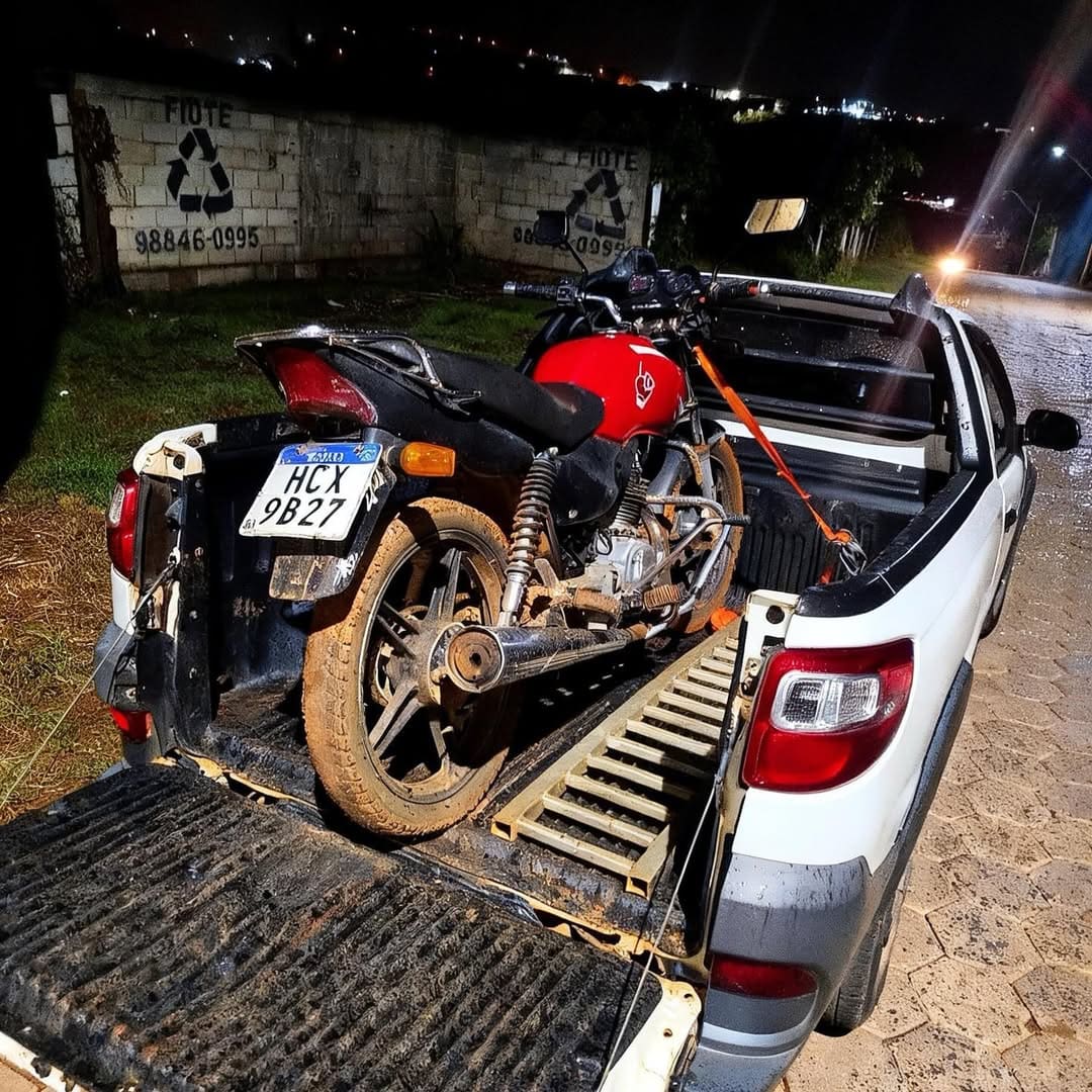Polícia Militar apreende motocicleta por direção perigosa e fuga em Serro