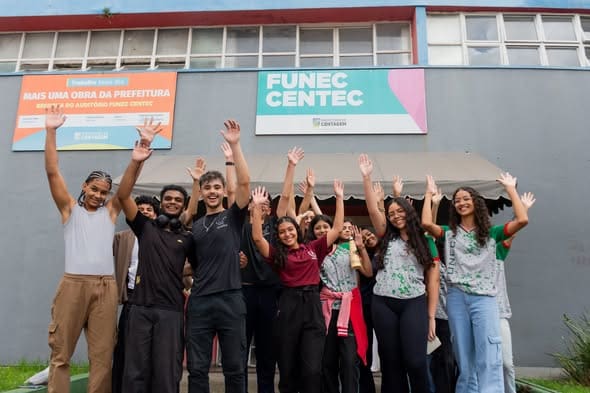 Estudantes da Funec retornam às aulas em Contagem