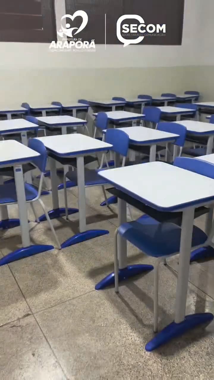 Escolas municipais de Araporã recebem novas carteiras e cadeiras para reforçar estrutura de ensino