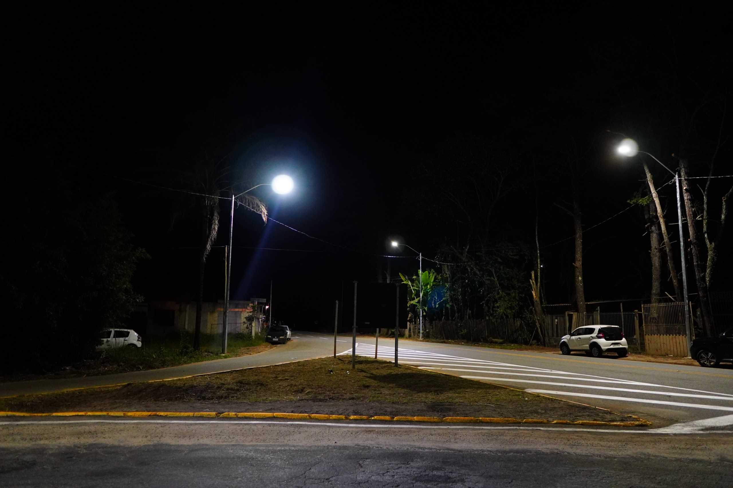 Nova iluminação amplia segurança no trevo da Ponte Santo Antônio, em Itajubá