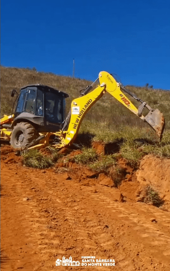 Prefeitura intensifica melhorias em estradas rurais de Santa Bárbara do Monte Verde