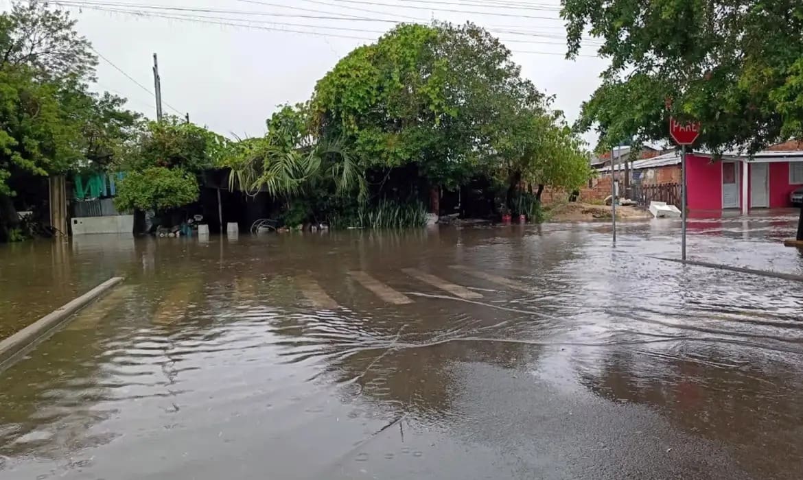 Temporal no RS deixa desalojados e provoca danos em 19 cidades