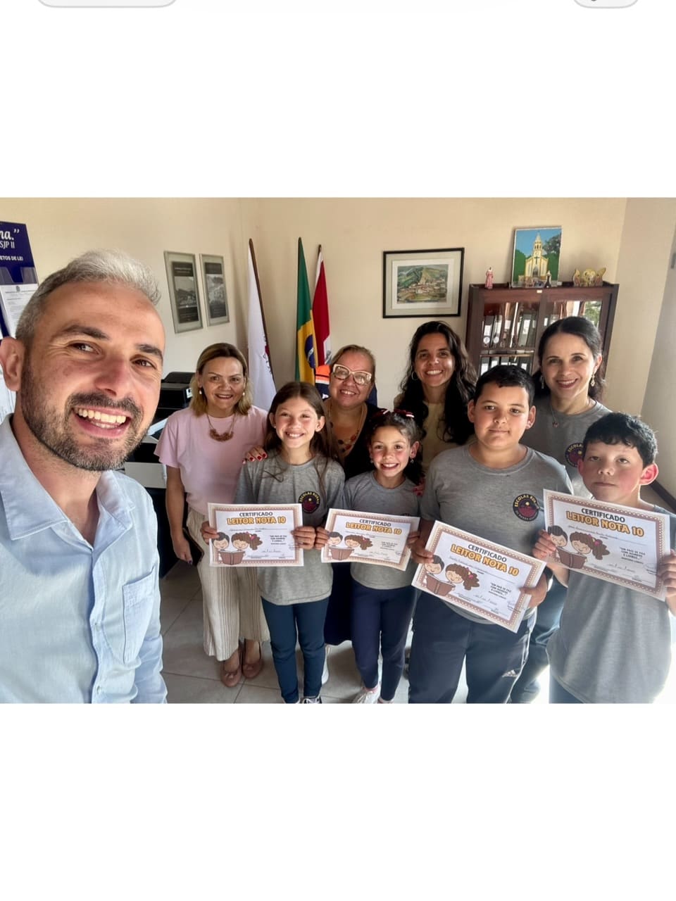 Alunos de escola rural recebem certificado “Leitor Nota 10” em Passa-Quatro