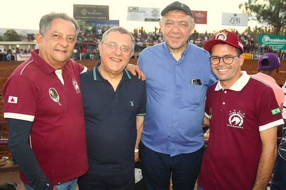 Abades da Congregação de Casamari visitam Claraval em celebração dos 76 anos do Mosteiro Cisterciense