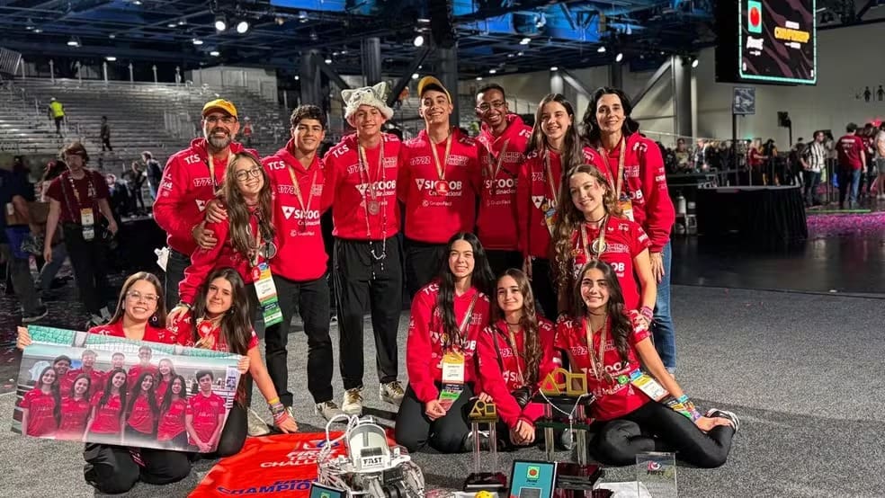 Equipe mineira conquista título mundial de robótica e garante feito inédito para o Brasil