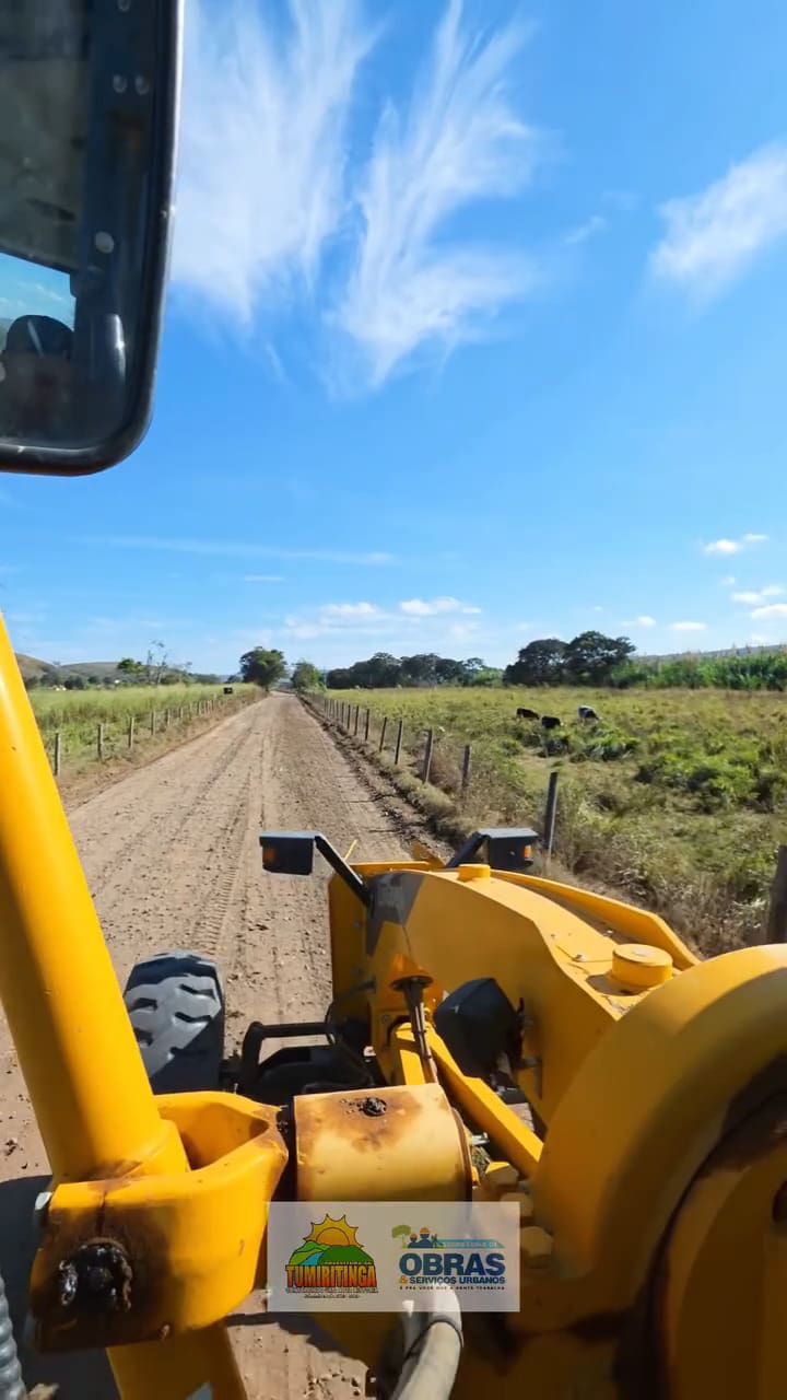 Tumiritinga realiza manutenção em estrada entre Cachoeirinha e Barra do Cuieté